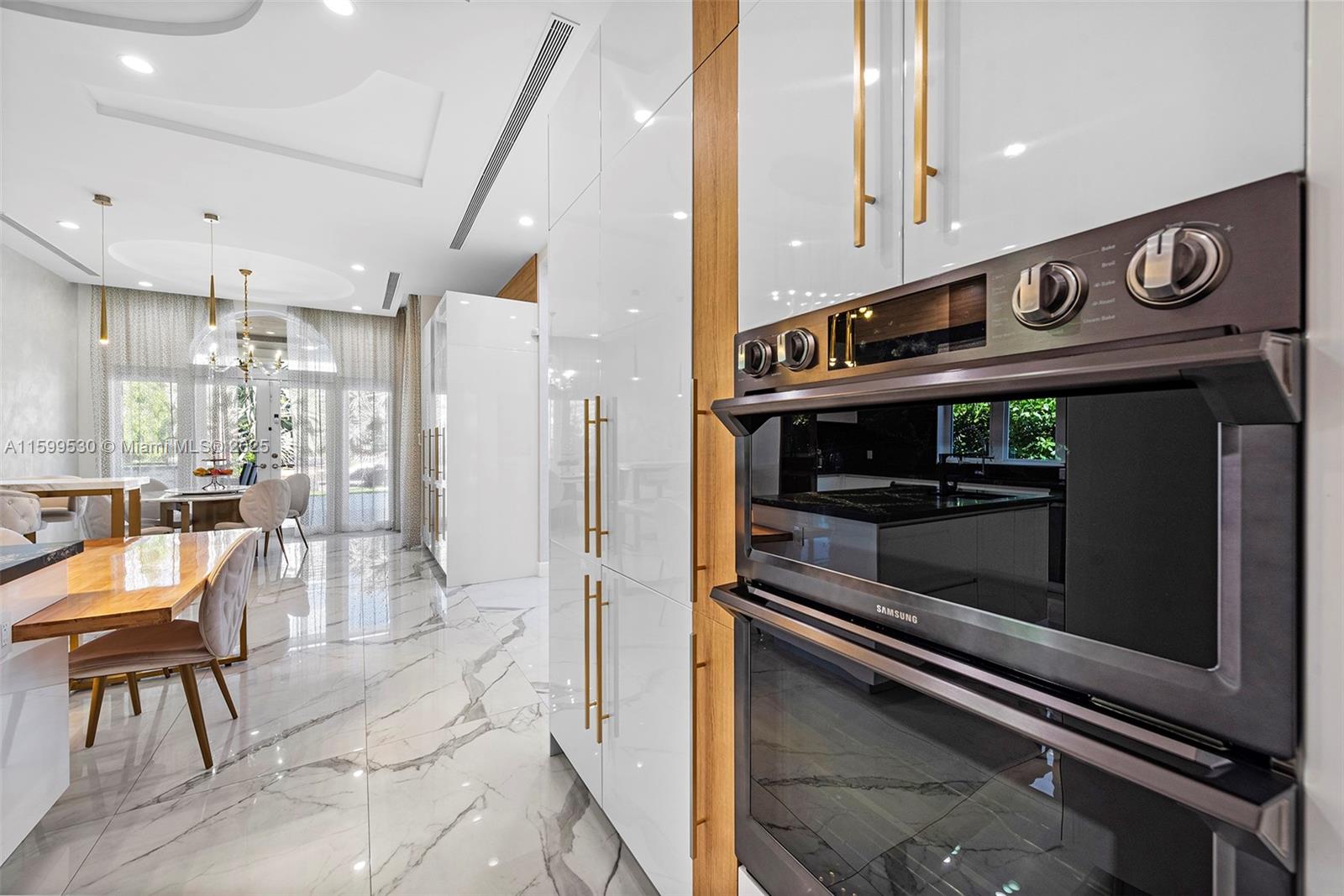 GOLDEN BEACH SEC F - Residential