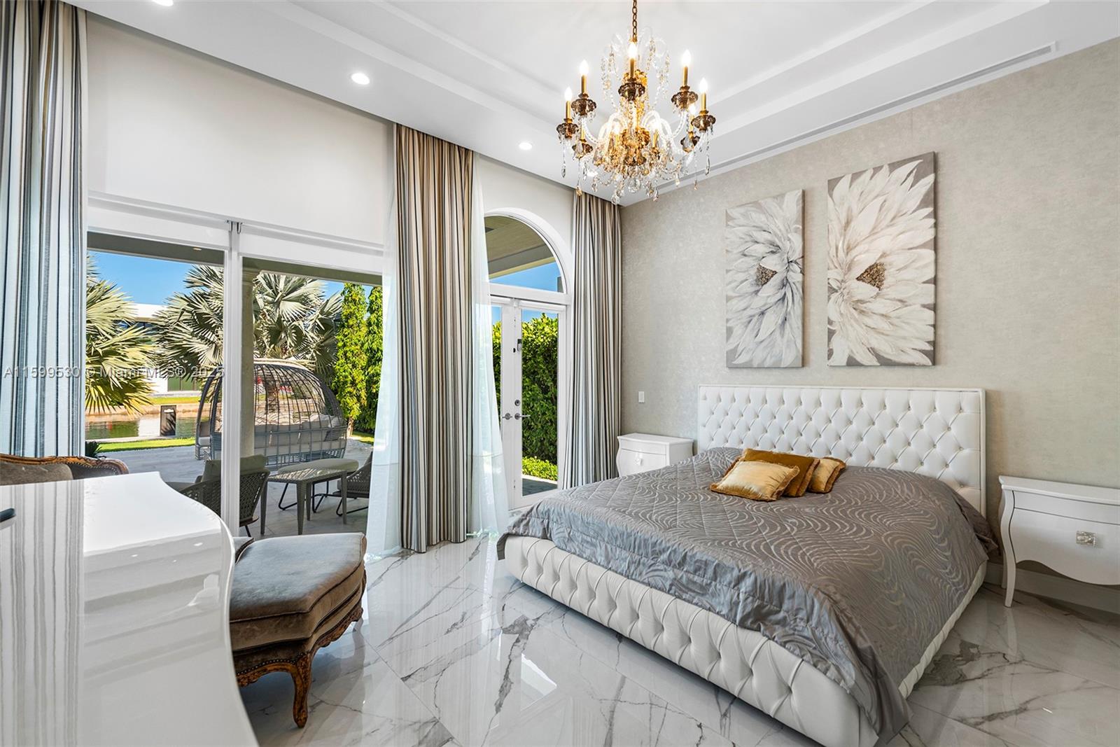 GOLDEN BEACH SEC F - Residential