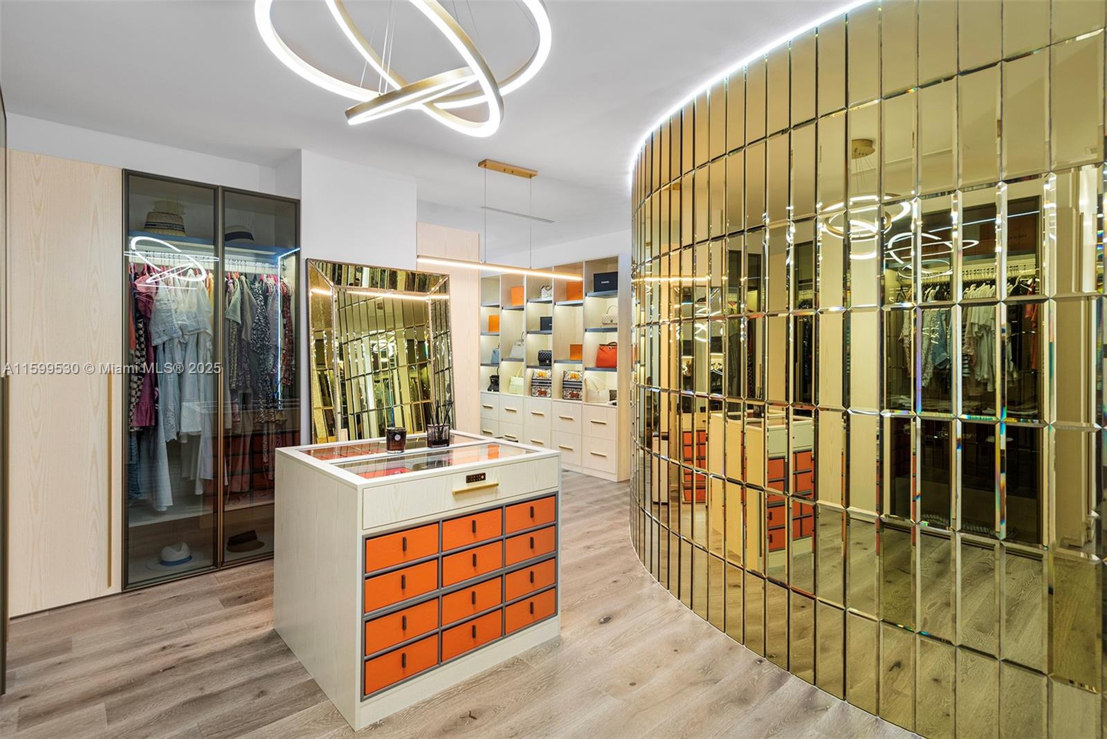GOLDEN BEACH SEC F - Residential