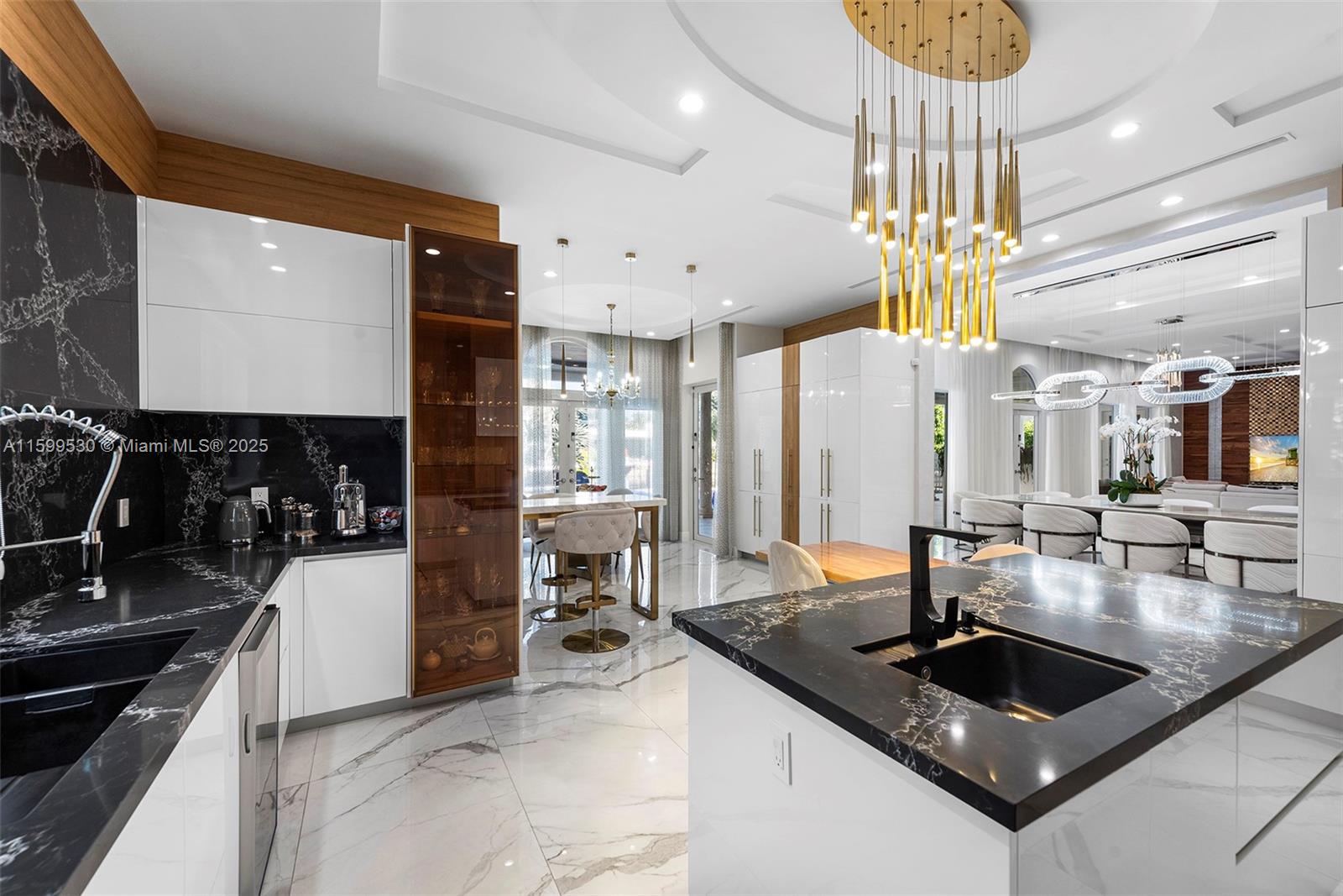 GOLDEN BEACH SEC F - Residential
