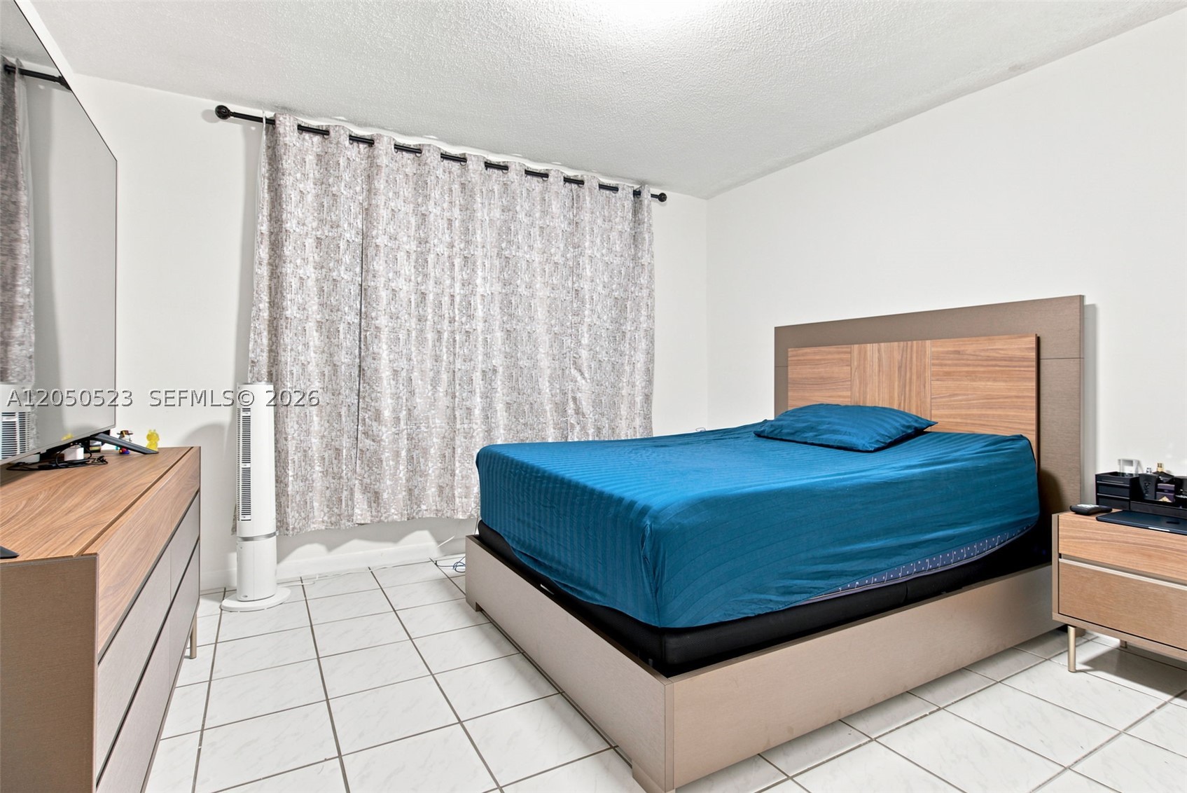 INTERNATIONAL GARDENS SEC - Residential
