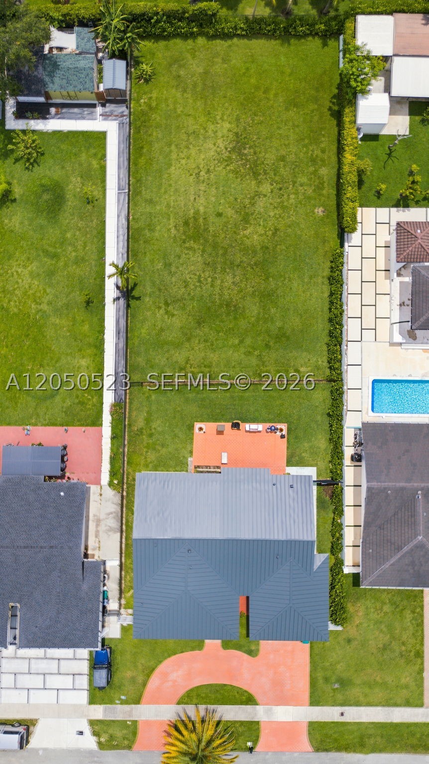 INTERNATIONAL GARDENS SEC - Residential