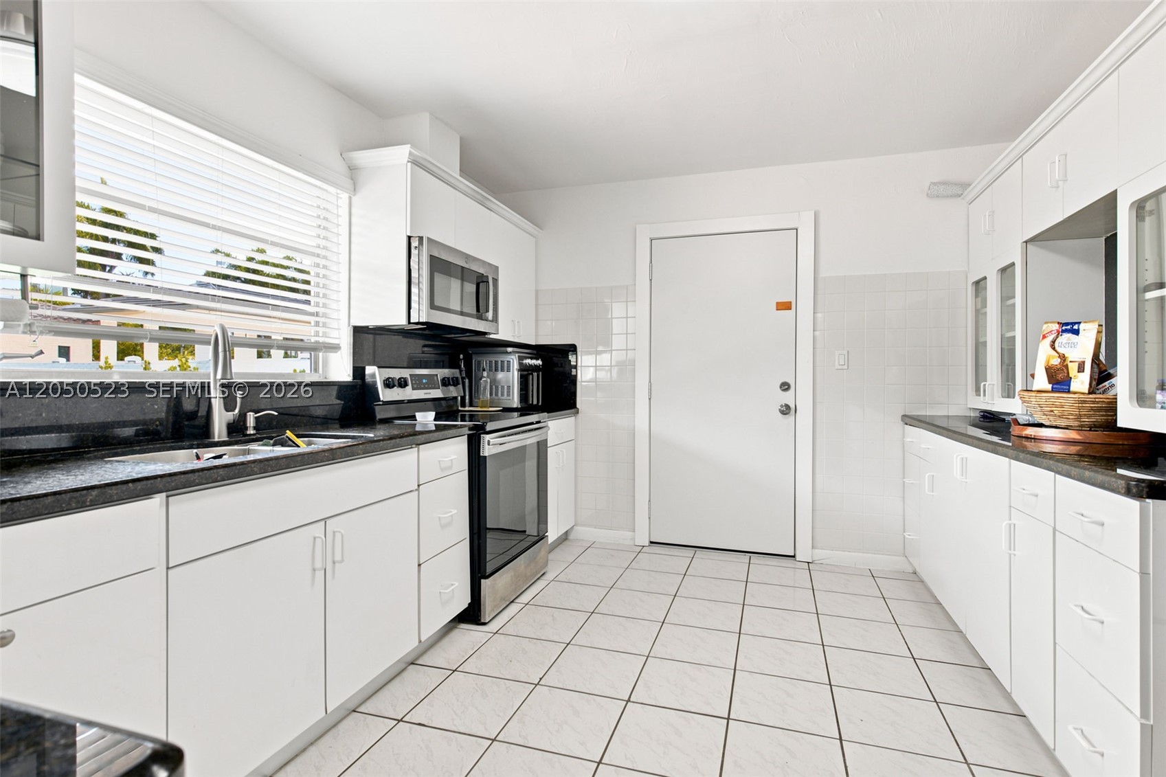 INTERNATIONAL GARDENS SEC - Residential