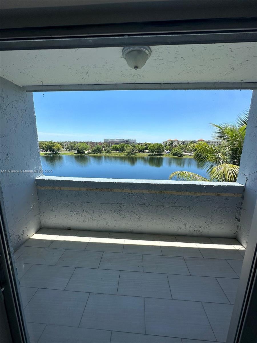 THE BEACH CLUB FONTAINEBL - Residential Lease