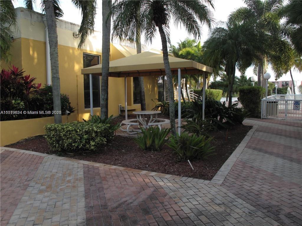 THE BEACH CLUB FONTAINEBL - Residential Lease