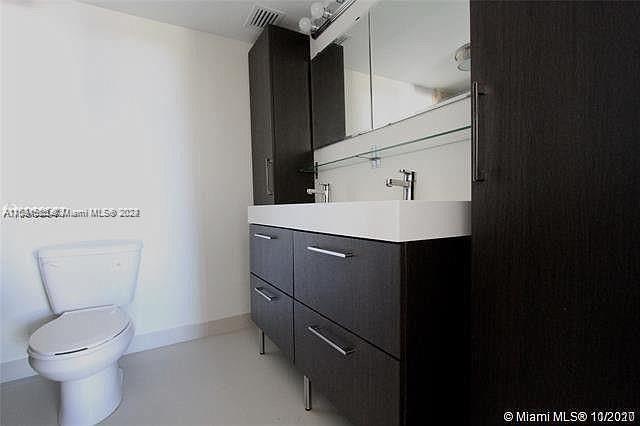 ST REGIS APTS CONDO - Residential Lease