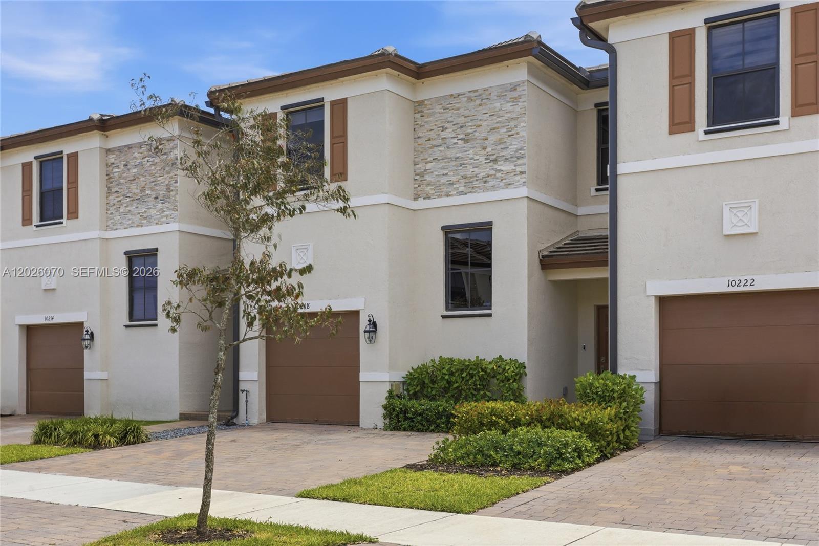 ENCLAVE SOUTH PHASE 1 - Residential