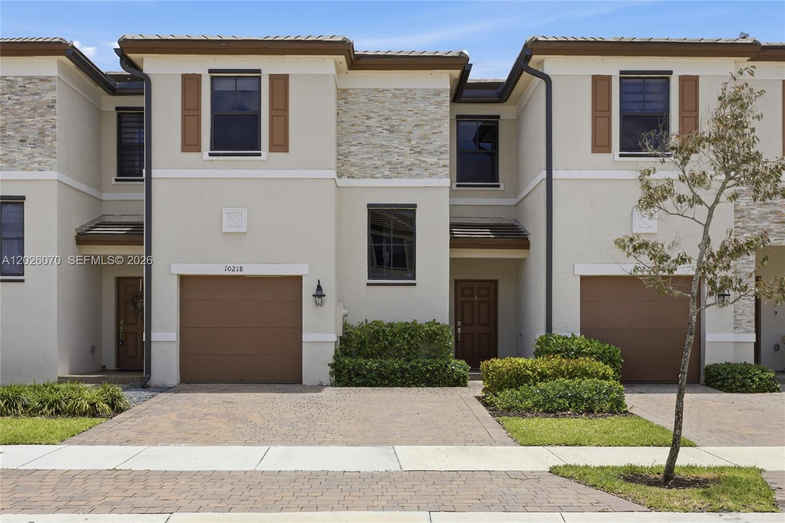 ENCLAVE SOUTH PHASE 1 - Residential