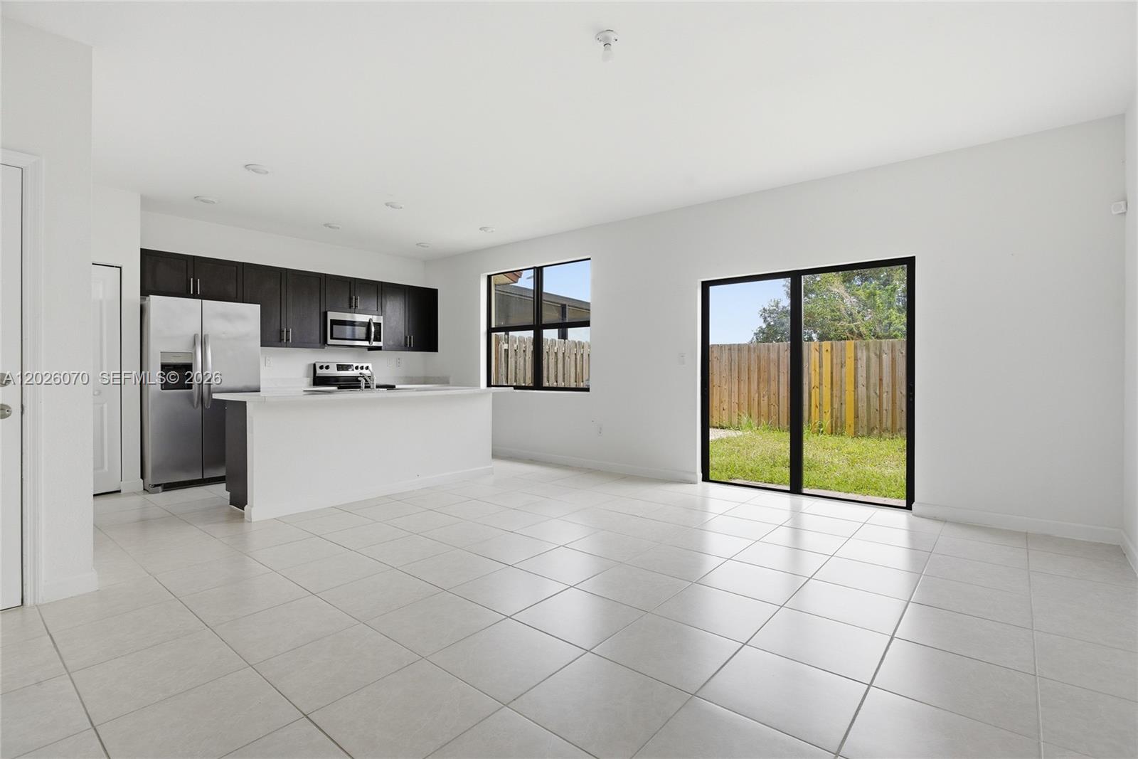 ENCLAVE SOUTH PHASE 1 - Residential