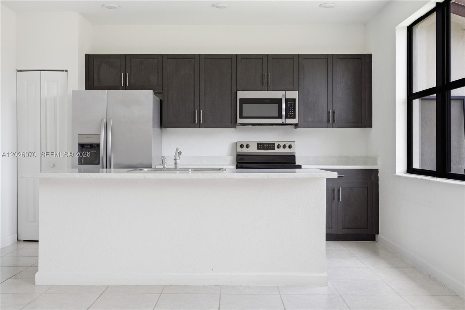 ENCLAVE SOUTH PHASE 1 - Residential