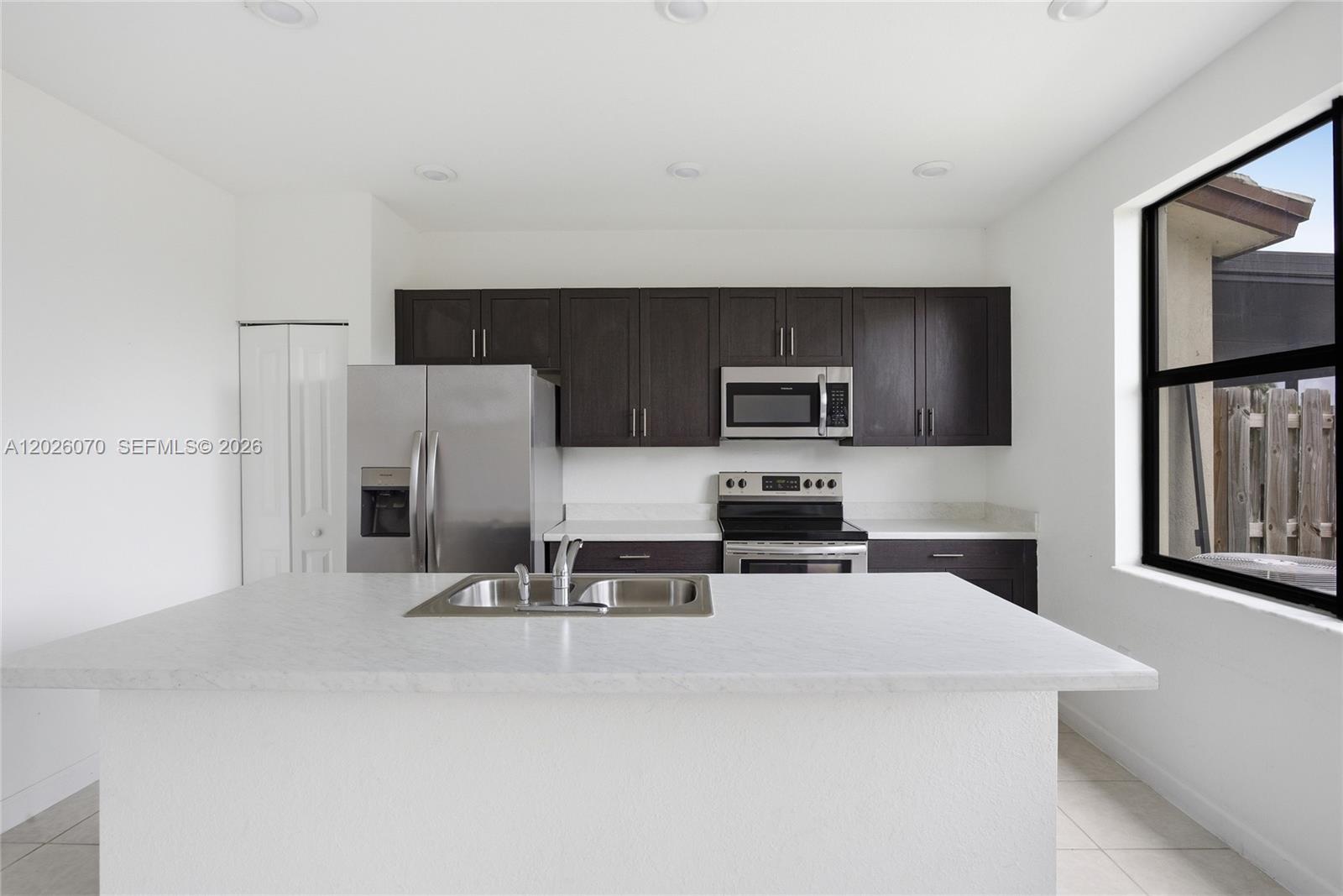 ENCLAVE SOUTH PHASE 1 - Residential