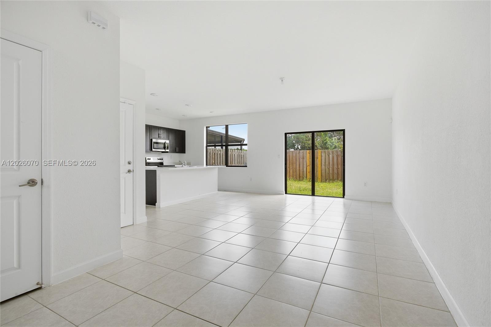 ENCLAVE SOUTH PHASE 1 - Residential