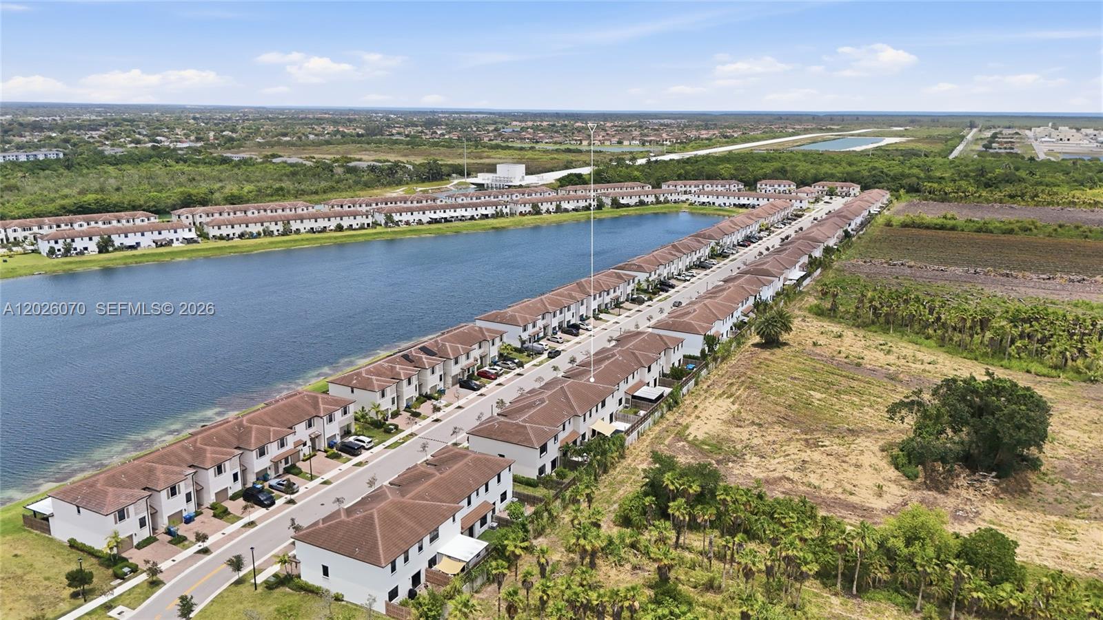 ENCLAVE SOUTH PHASE 1 - Residential