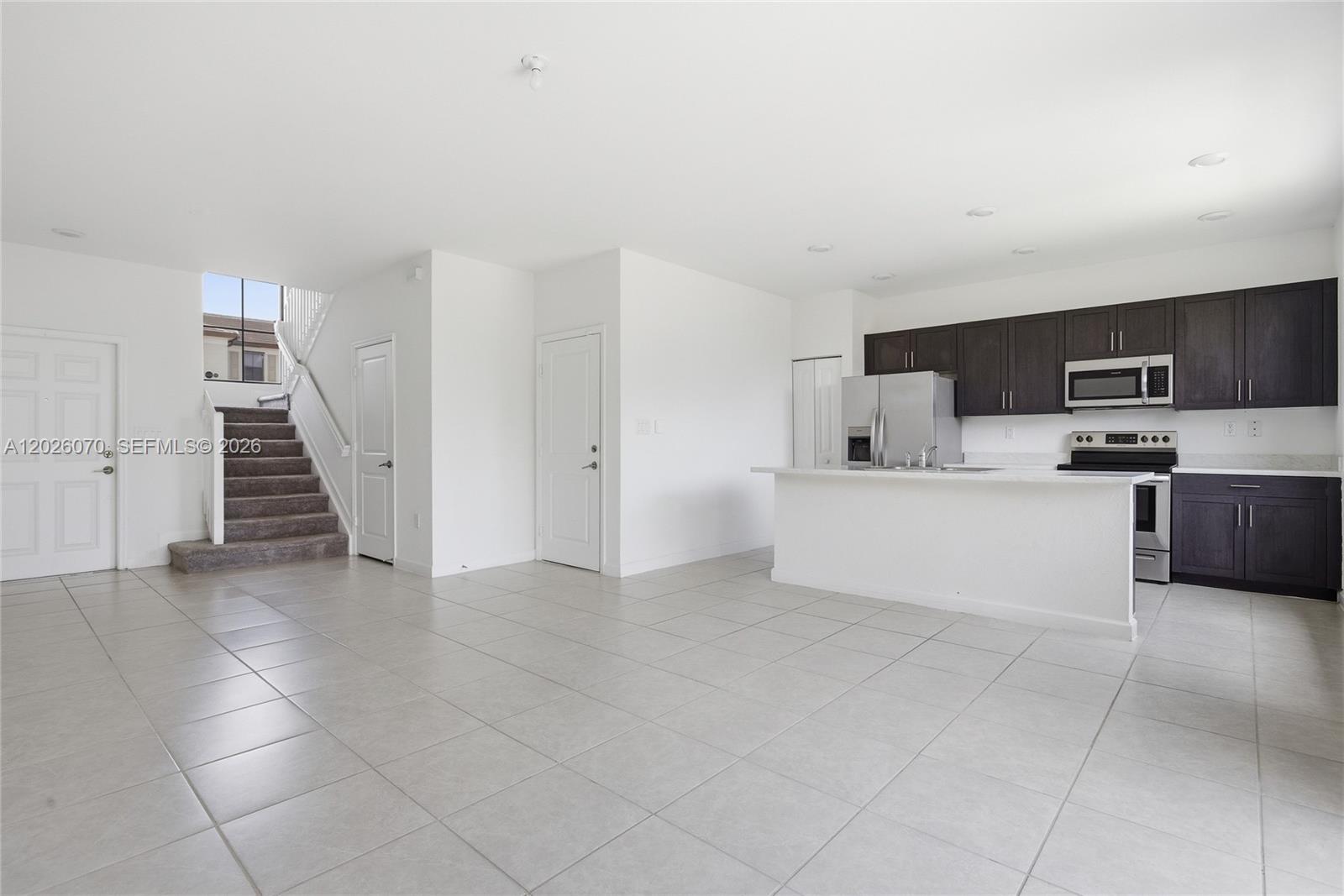 ENCLAVE SOUTH PHASE 1 - Residential
