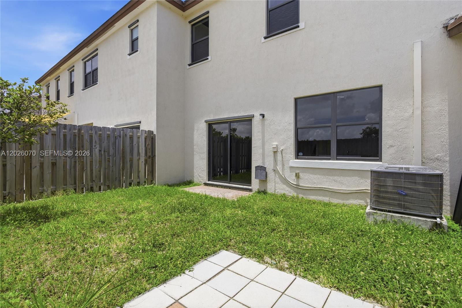 ENCLAVE SOUTH PHASE 1 - Residential