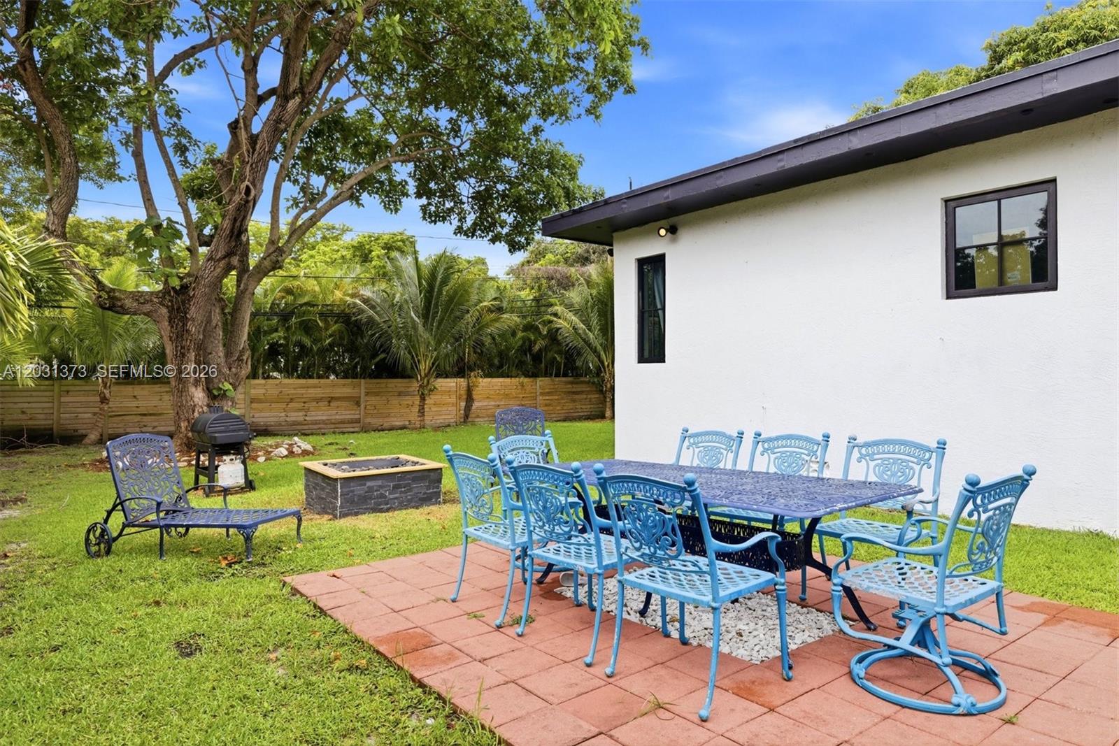 HOMEDALE - Residential