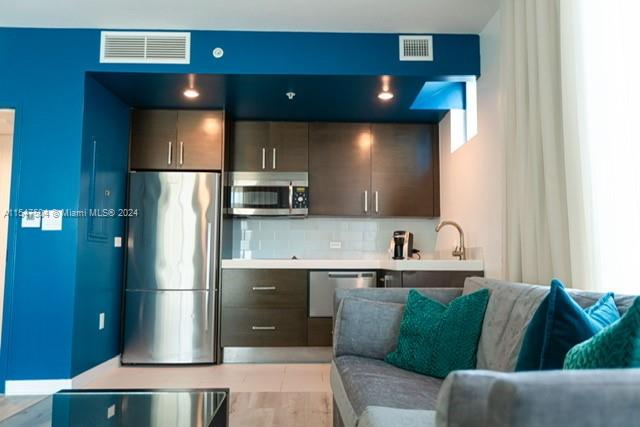 SOLE CONDO - Residential