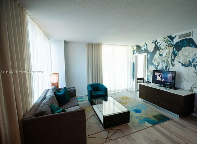 SOLE CONDO - Residential