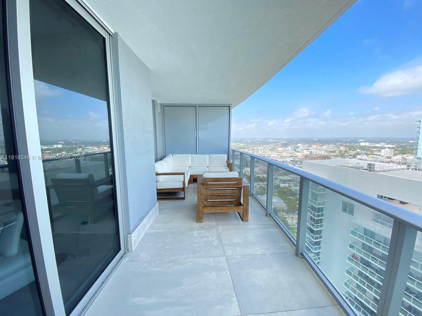 ARIA ON THE BAY CONDO - Residential
