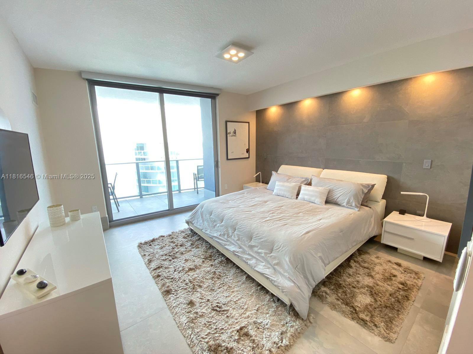 ARIA ON THE BAY CONDO - Residential