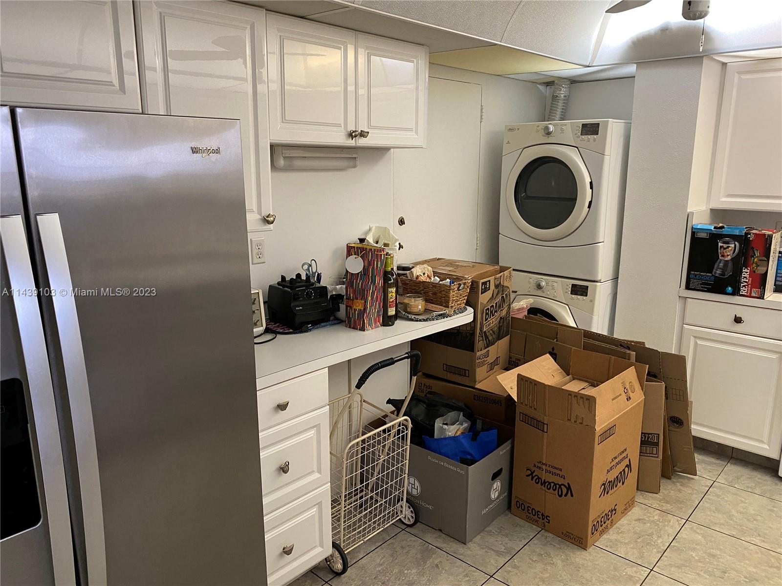 COMMODORE CONDO - Residential