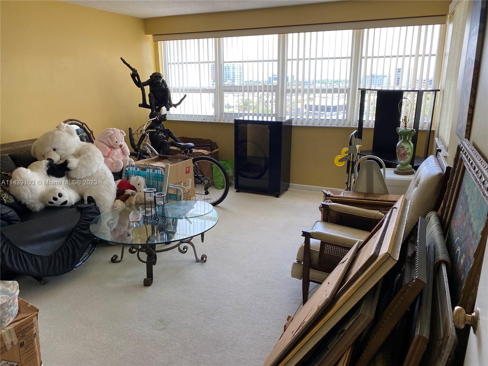 COMMODORE CONDO - Residential