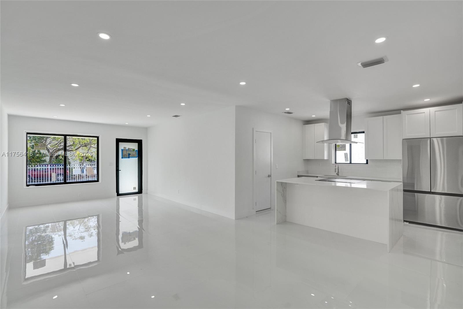 EAST VEDADO - Residential