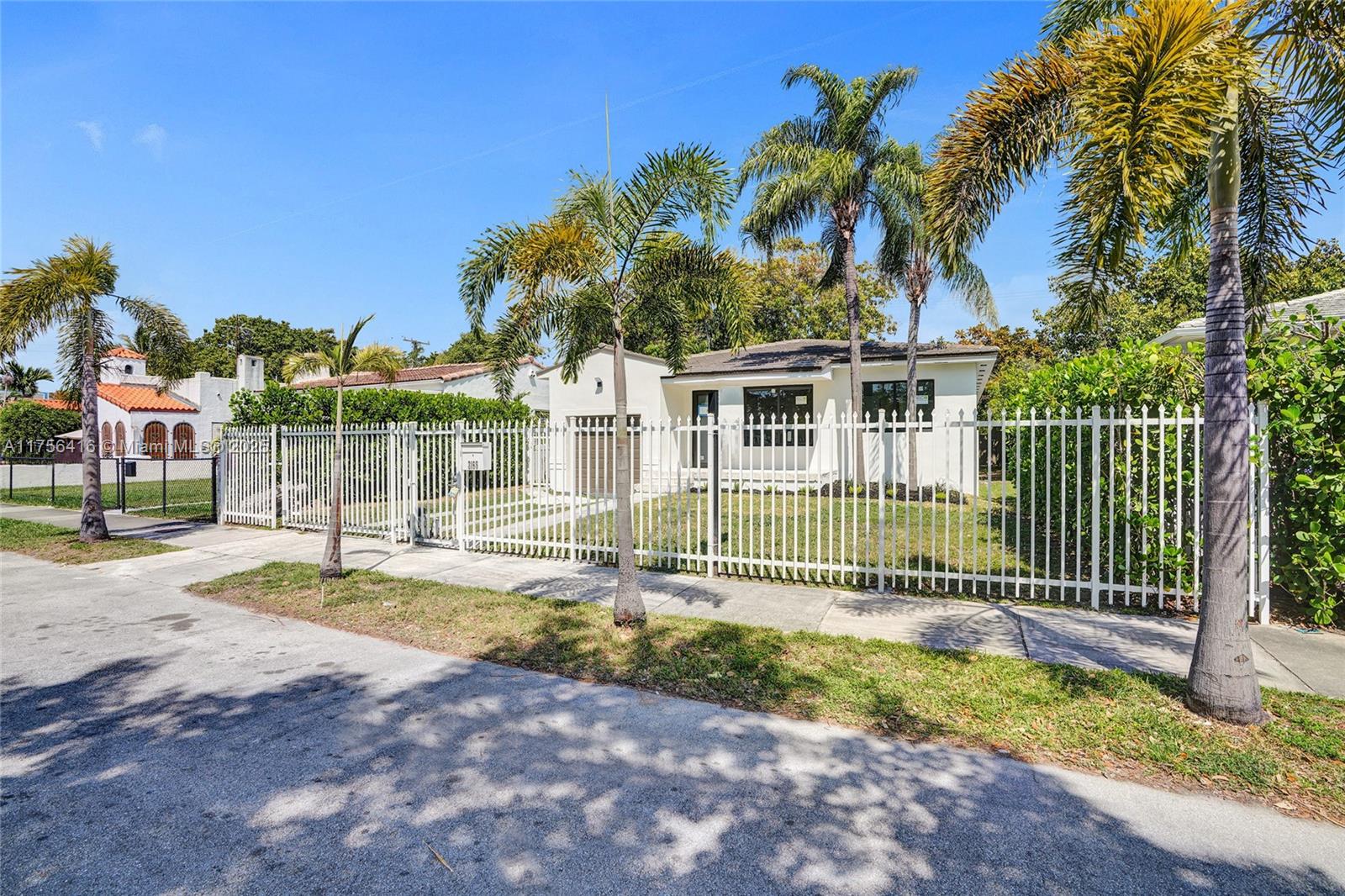 EAST VEDADO - Residential