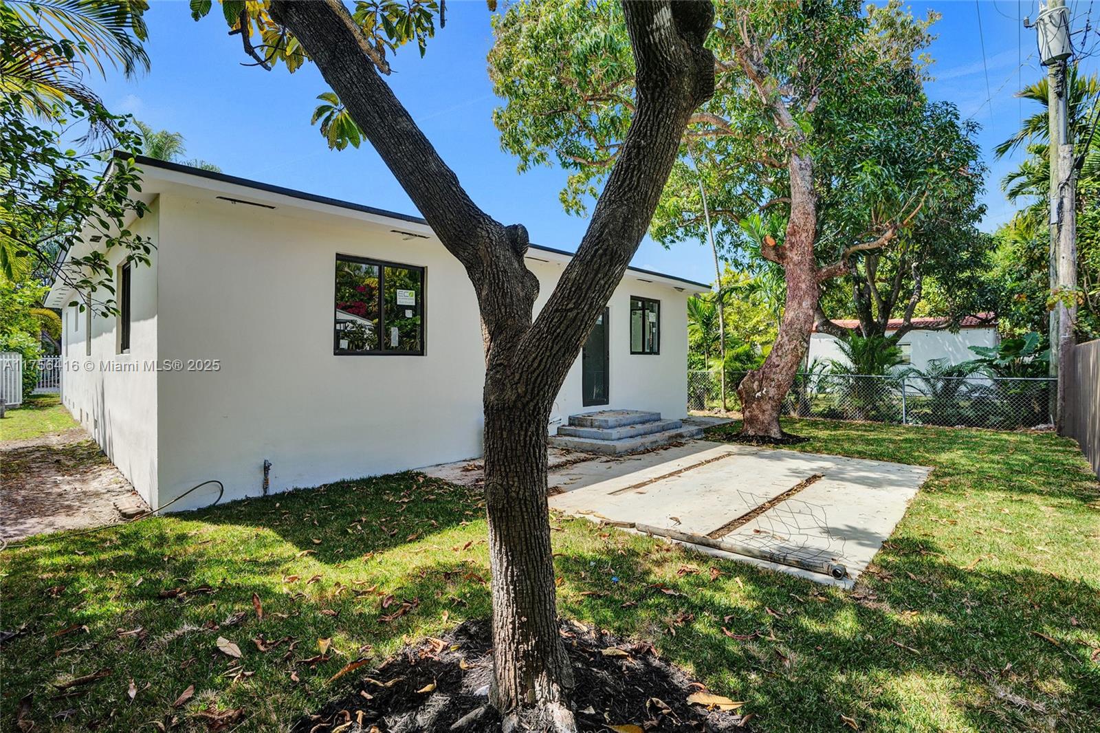 EAST VEDADO - Residential