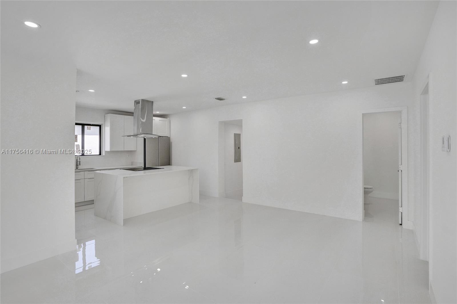 EAST VEDADO - Residential
