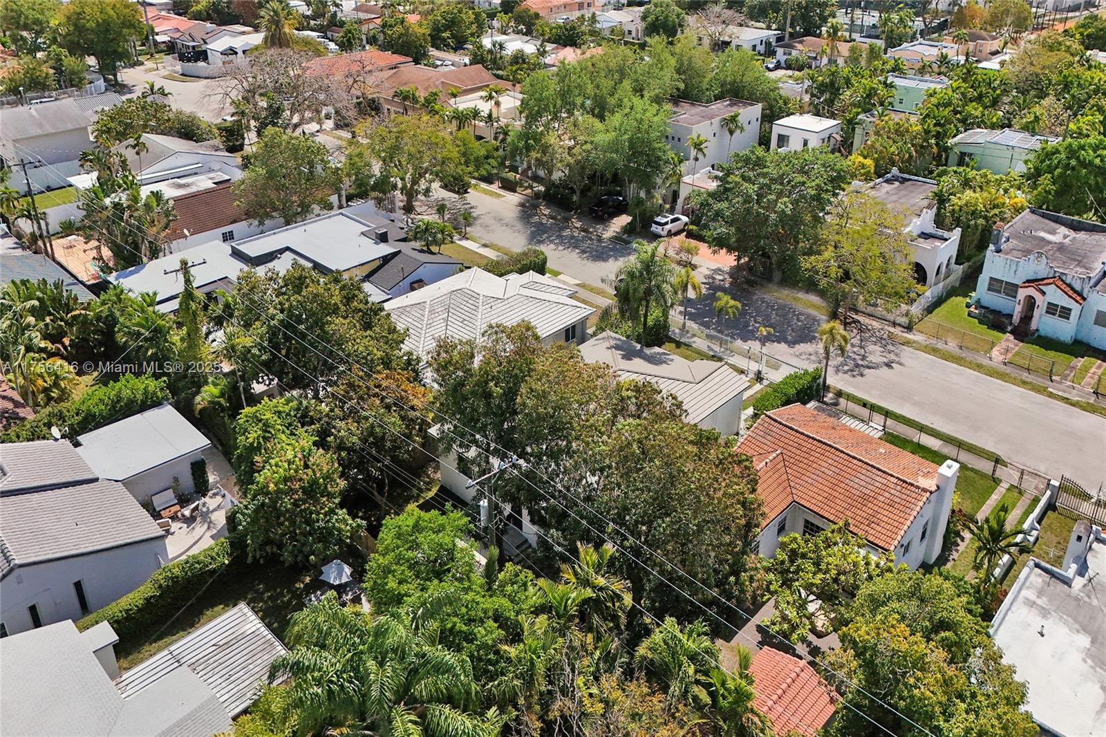 EAST VEDADO - Residential