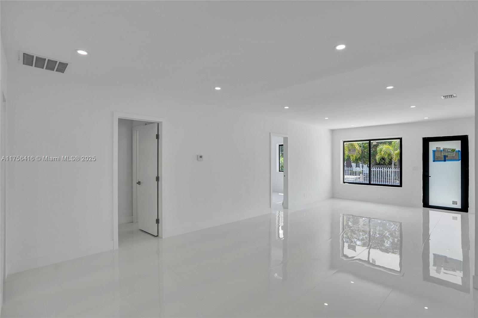 EAST VEDADO - Residential