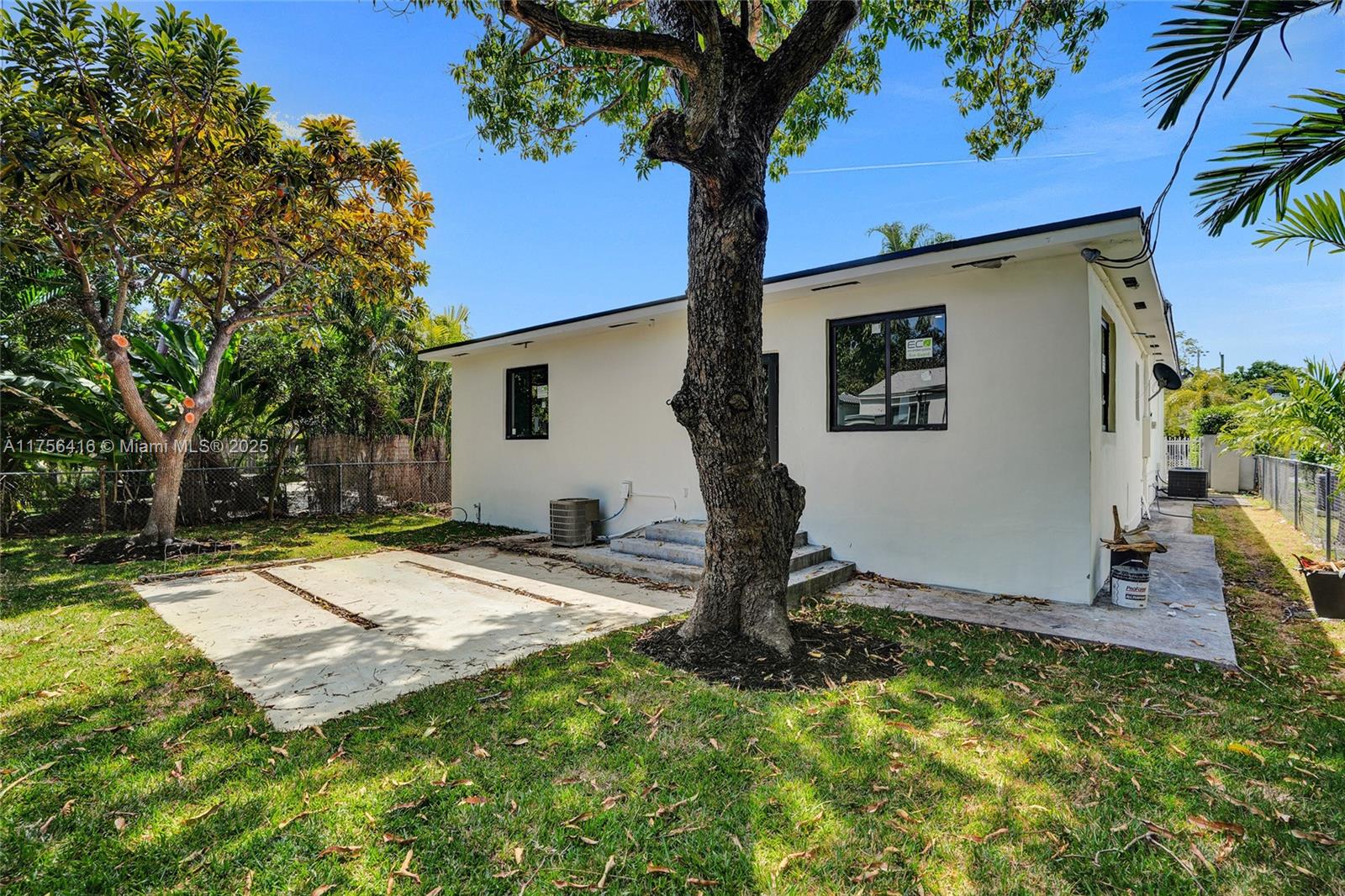 EAST VEDADO - Residential