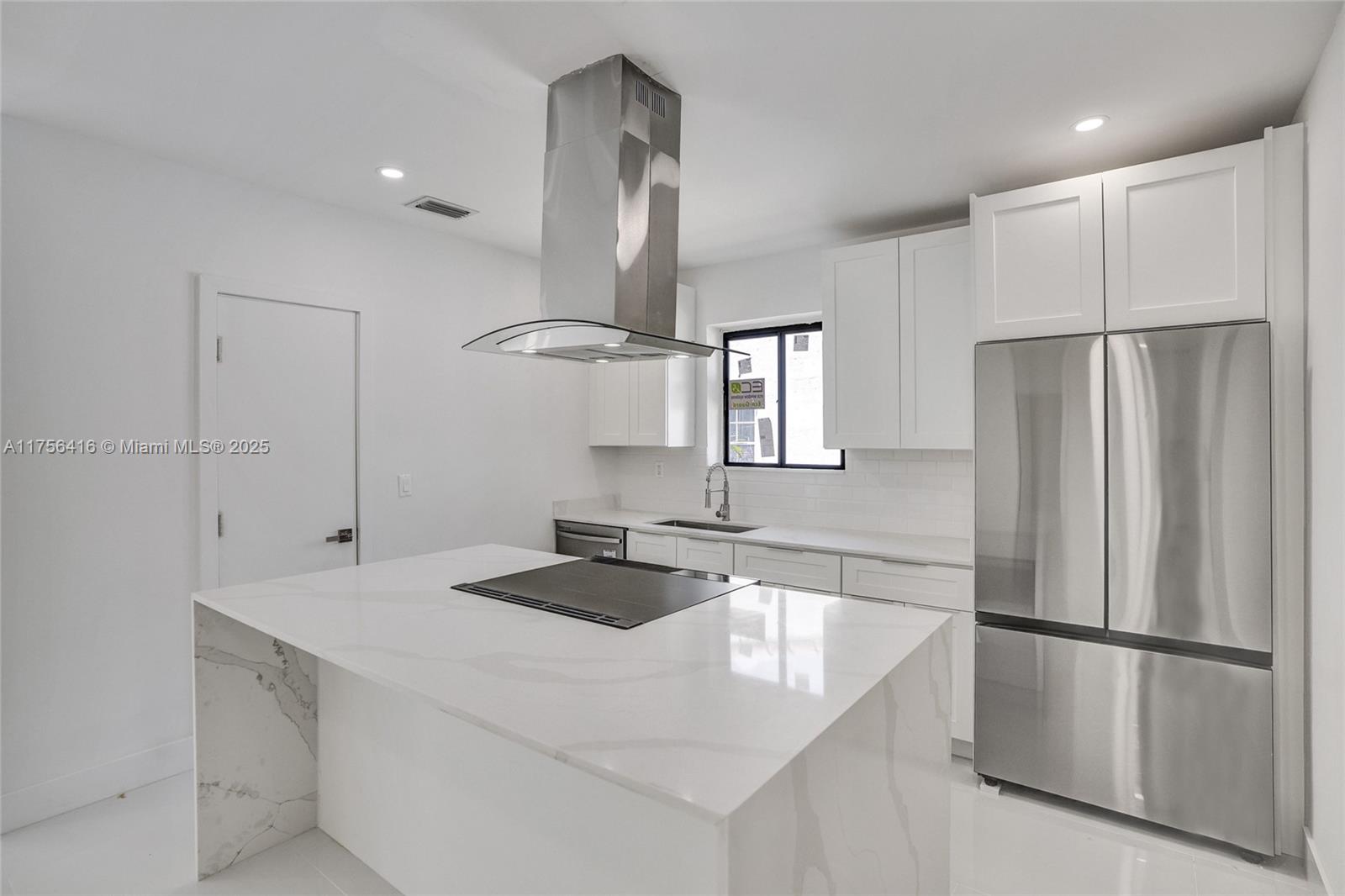 EAST VEDADO - Residential