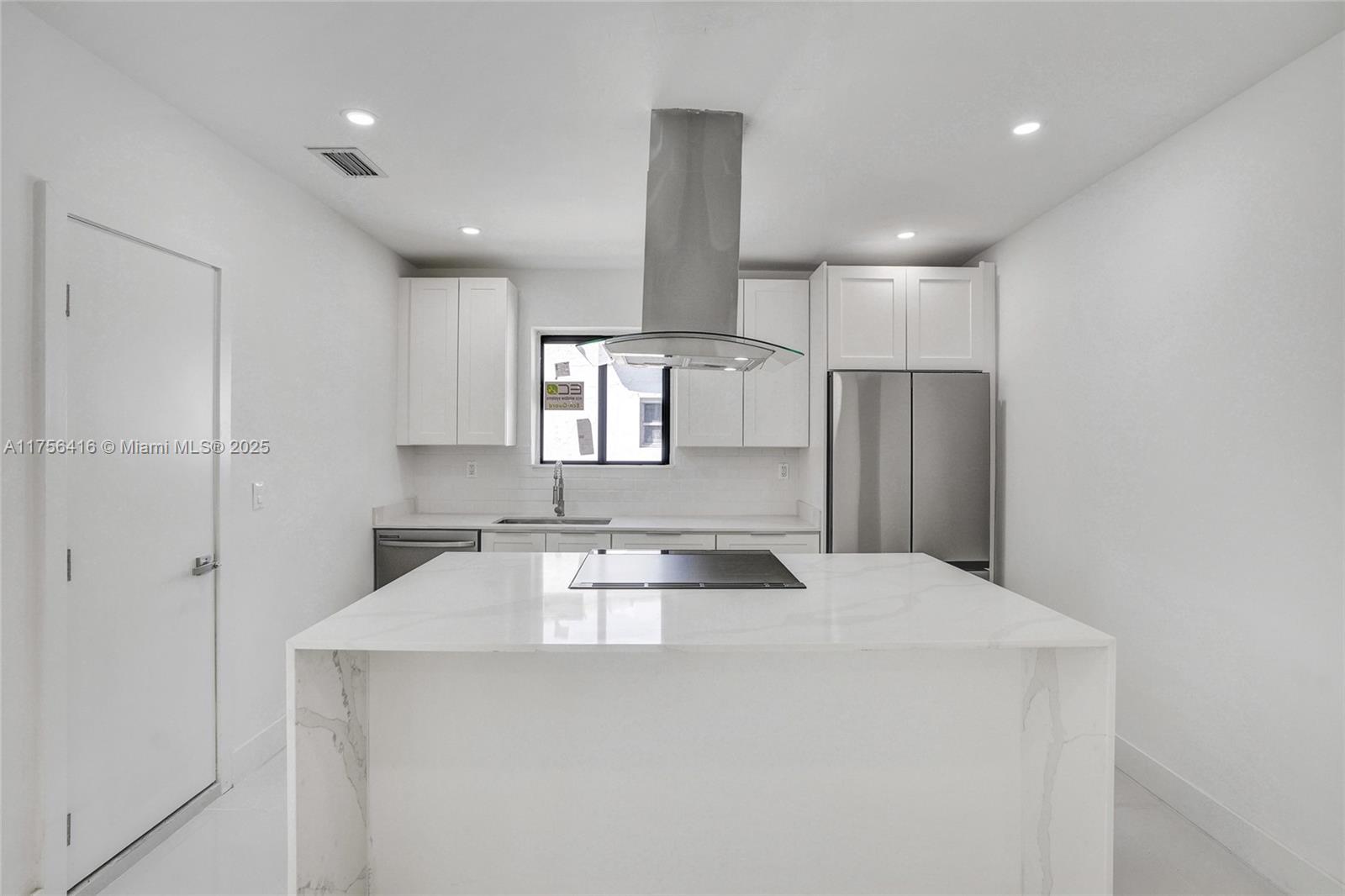 EAST VEDADO - Residential