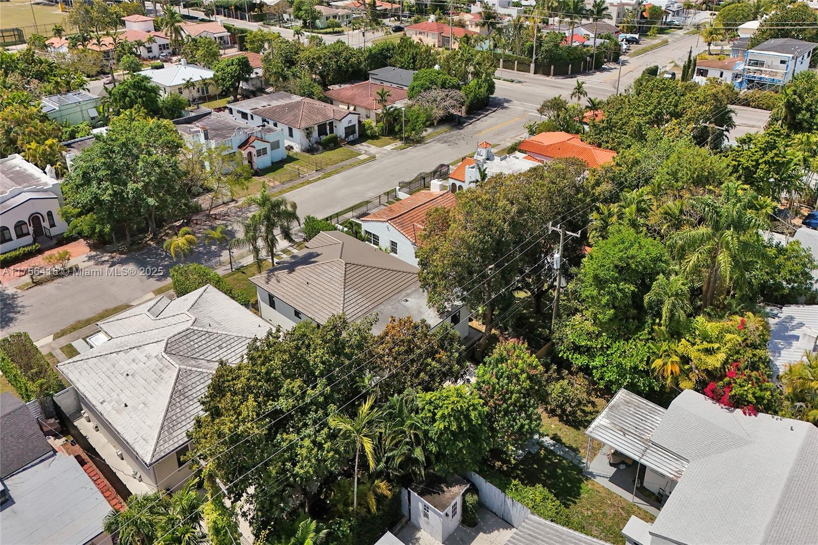 EAST VEDADO - Residential