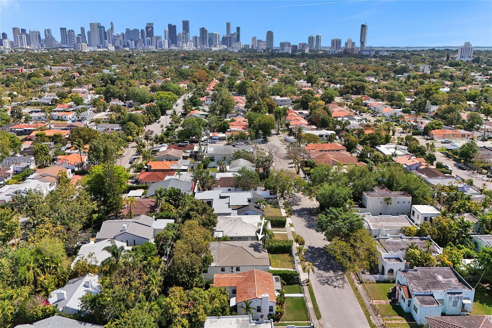 EAST VEDADO - Residential