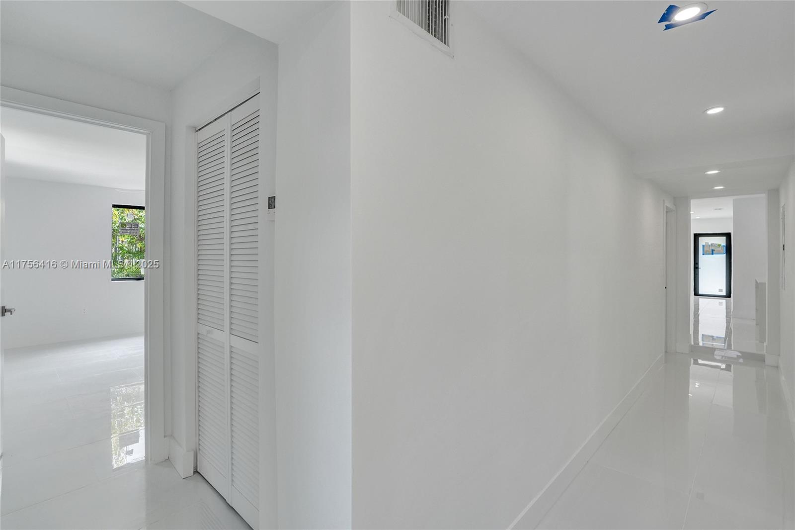 EAST VEDADO - Residential