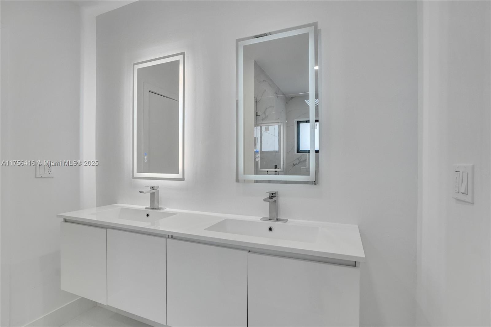 EAST VEDADO - Residential