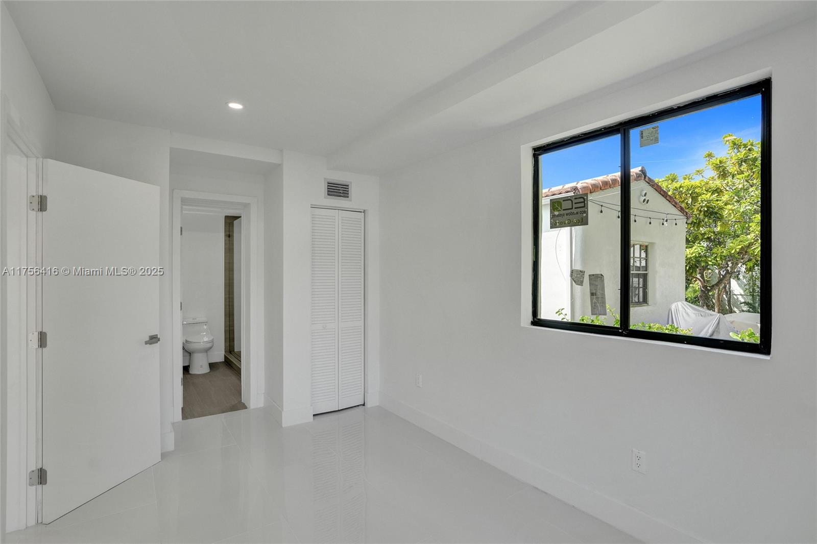 EAST VEDADO - Residential
