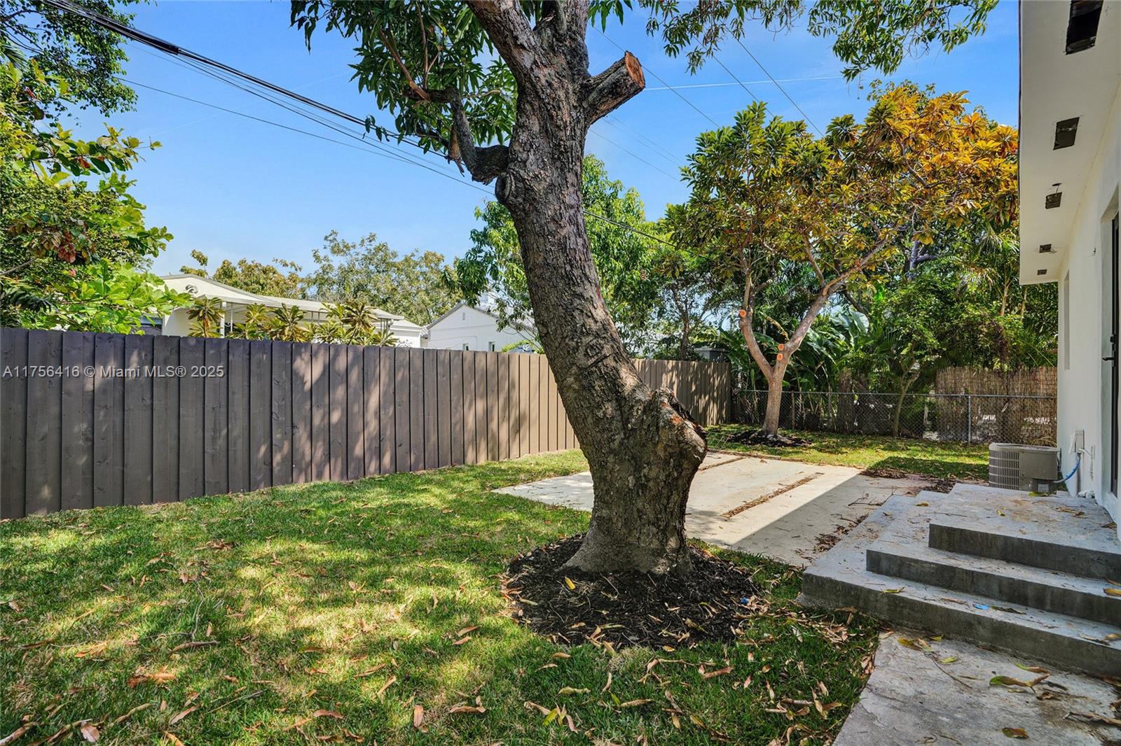 EAST VEDADO - Residential