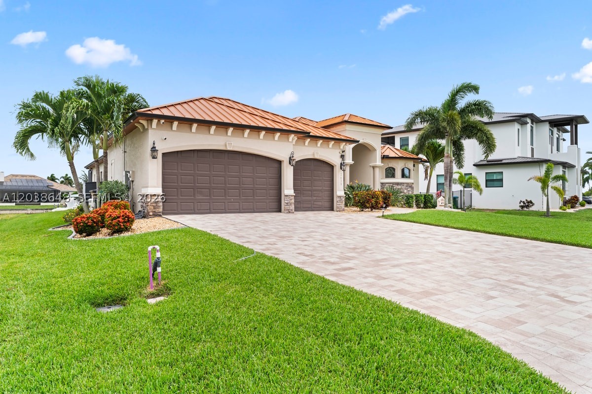 CAPE CORAL - Residential