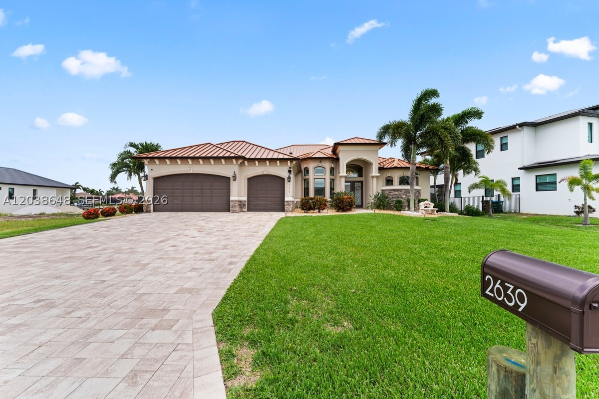 CAPE CORAL - Residential