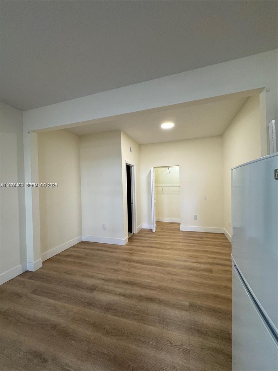 HOLLYWOOD - Residential Income