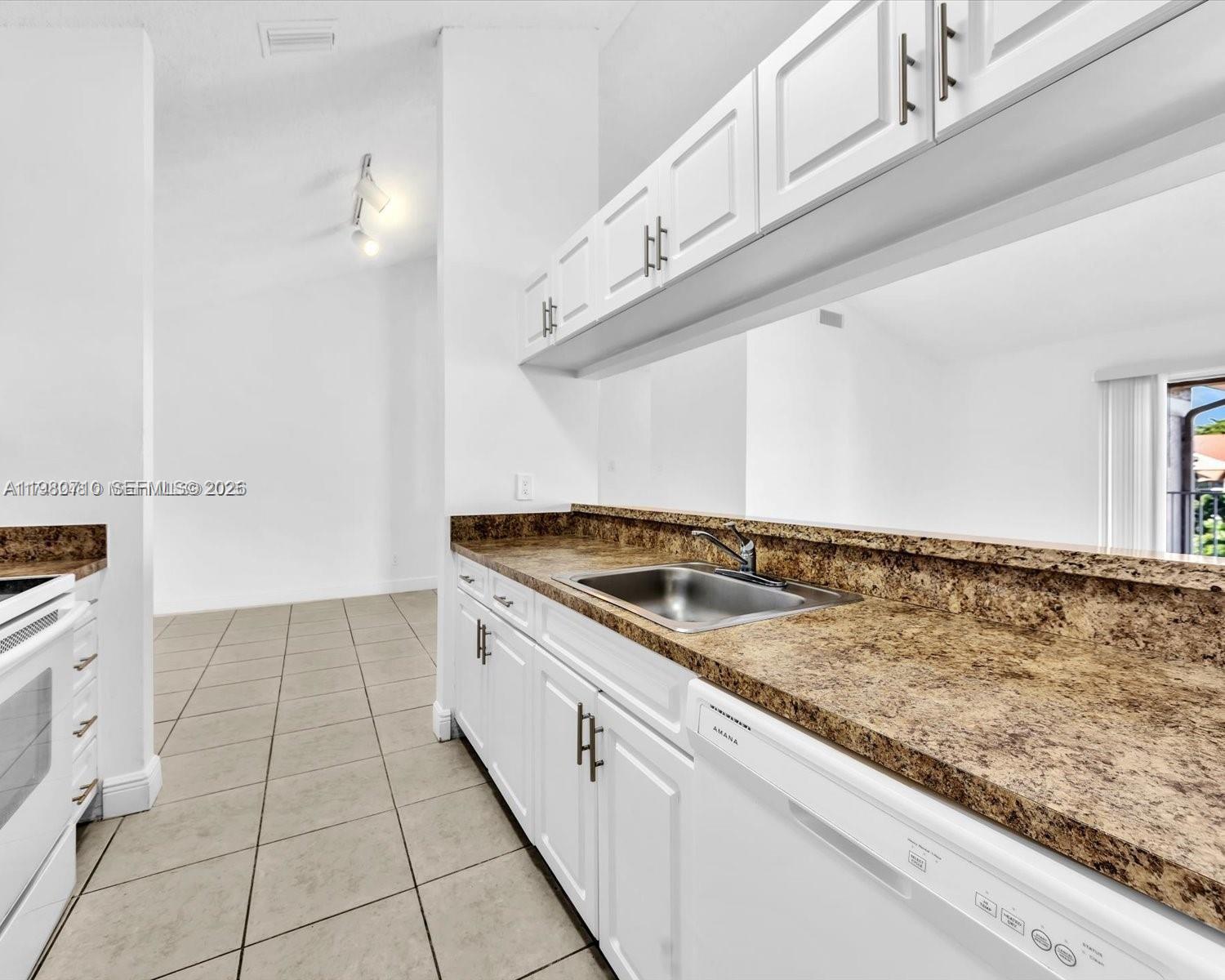 ROYAL PALM PLACE - Residential