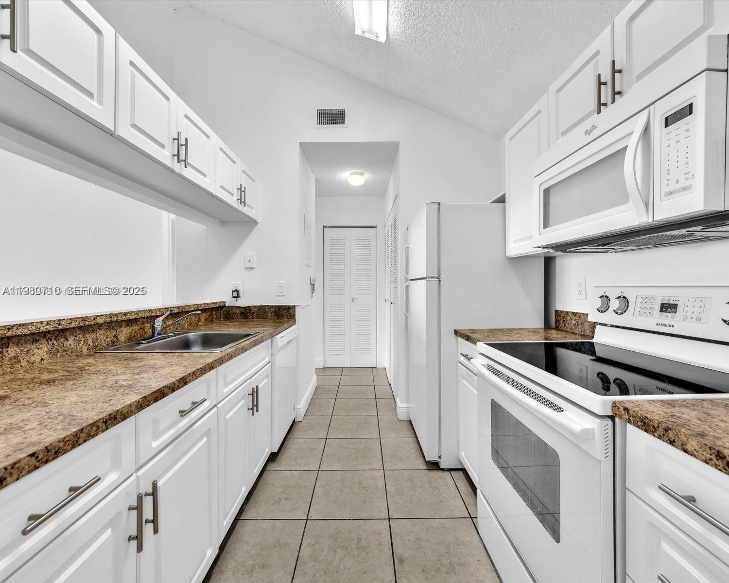 ROYAL PALM PLACE - Residential