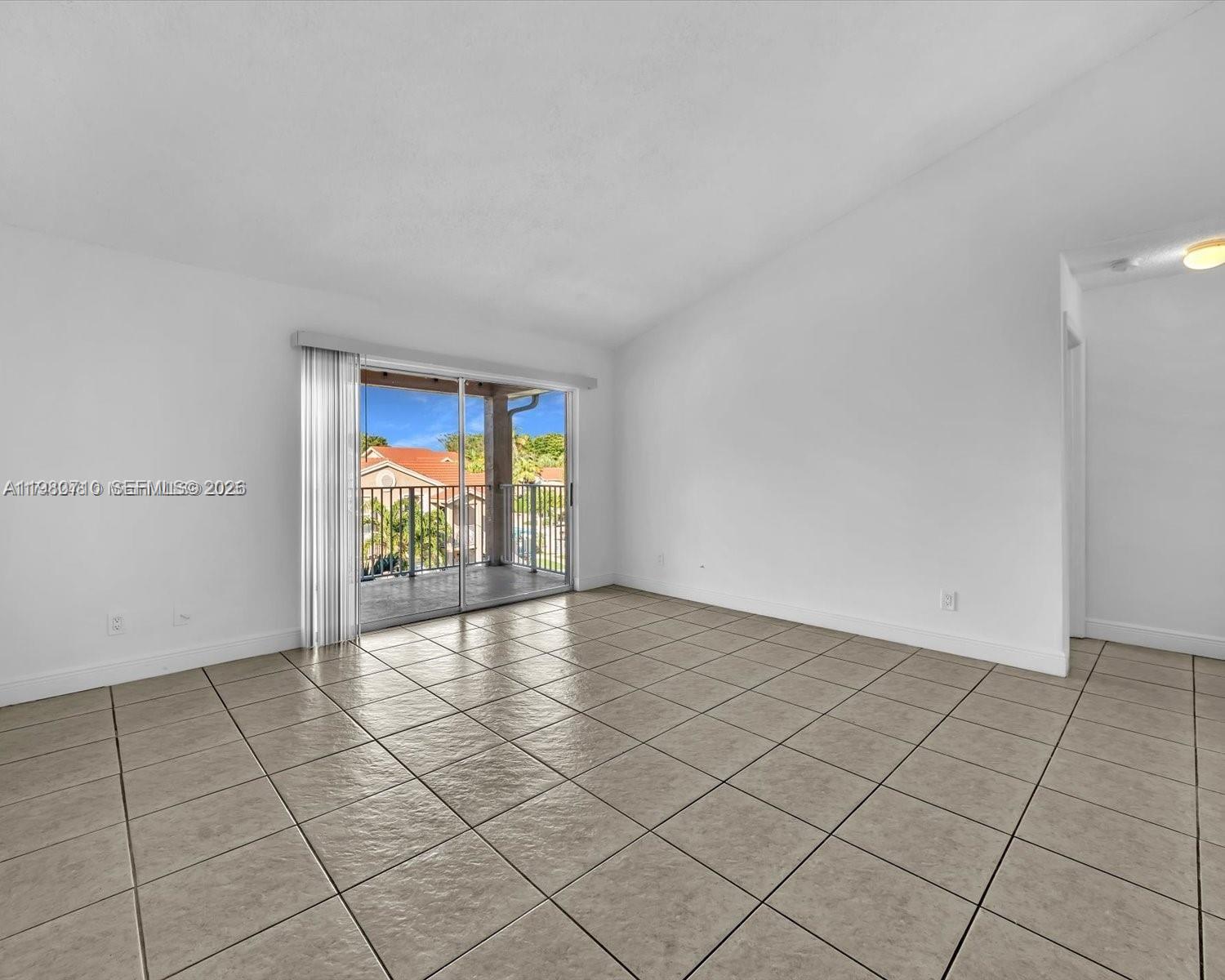 ROYAL PALM PLACE - Residential
