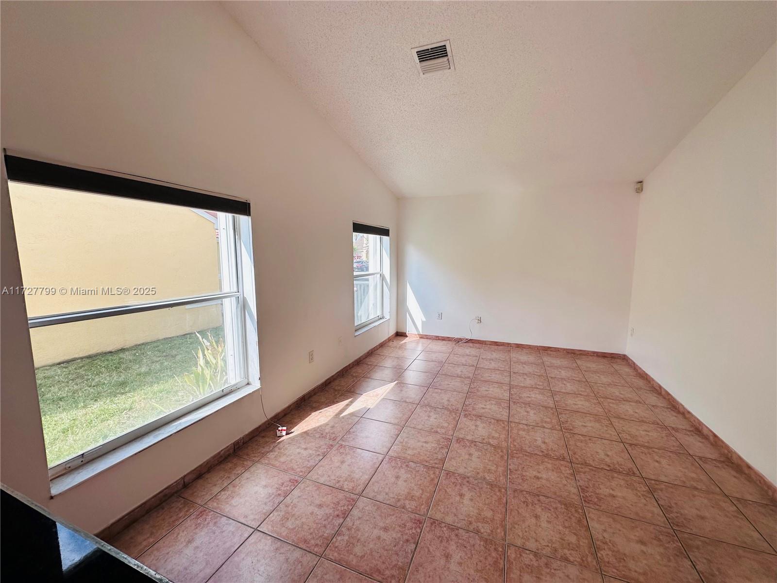 AMERITRAIL SECTION ONE - Residential Lease