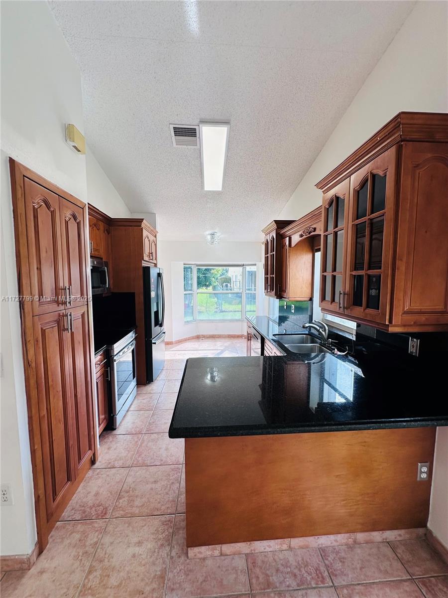 AMERITRAIL SECTION ONE - Residential Lease