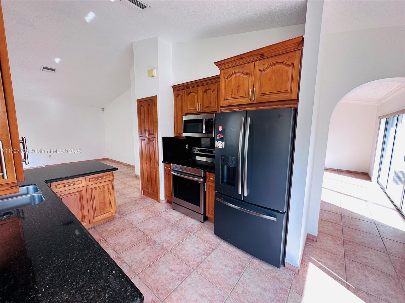 AMERITRAIL SECTION ONE - Residential Lease